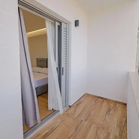 Rubi Διαμέρισμα Σαράντα